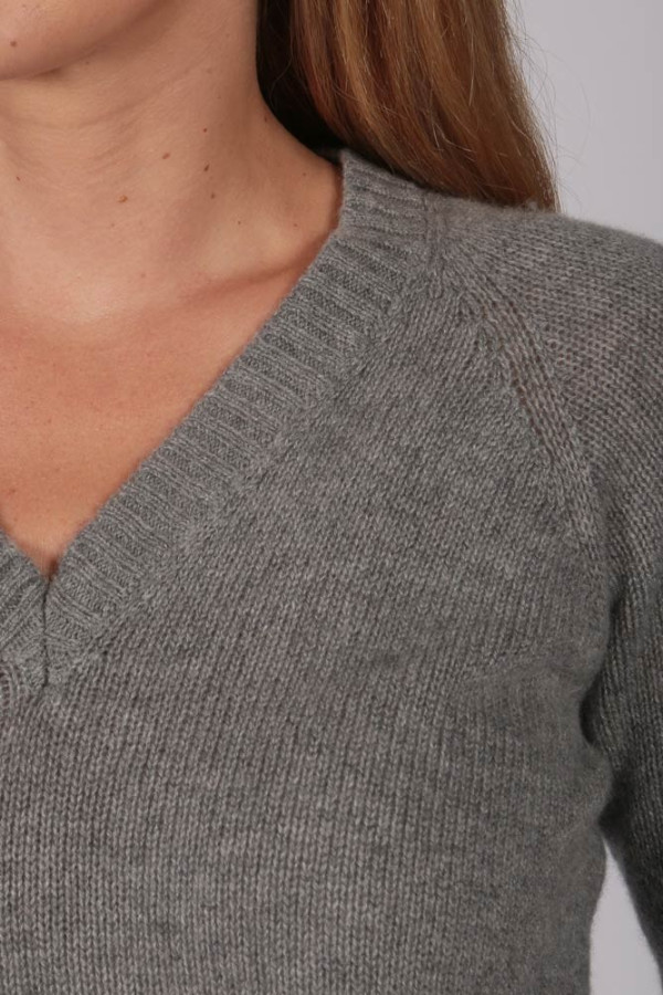 Womens Light Grey V-Neck Cashmere Sweater detail