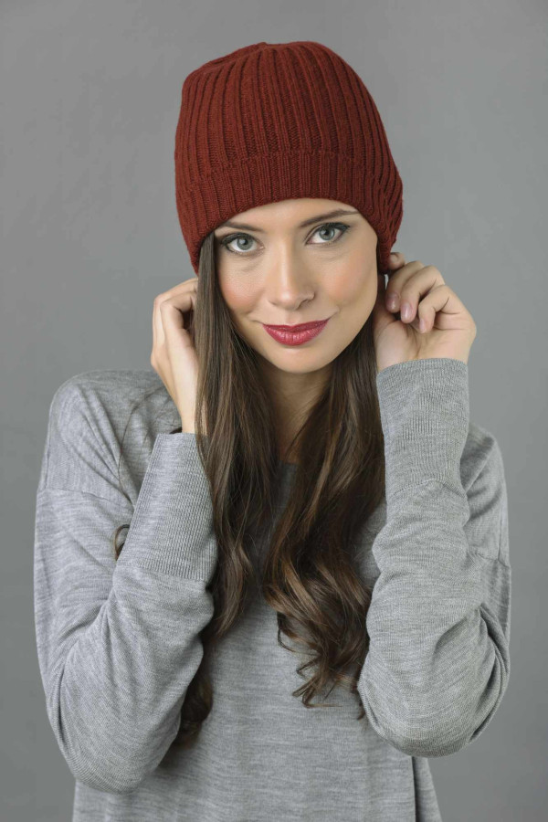 Pure Cashmere Fisherman Ribbed Beanie Hat in Bordeaux 2