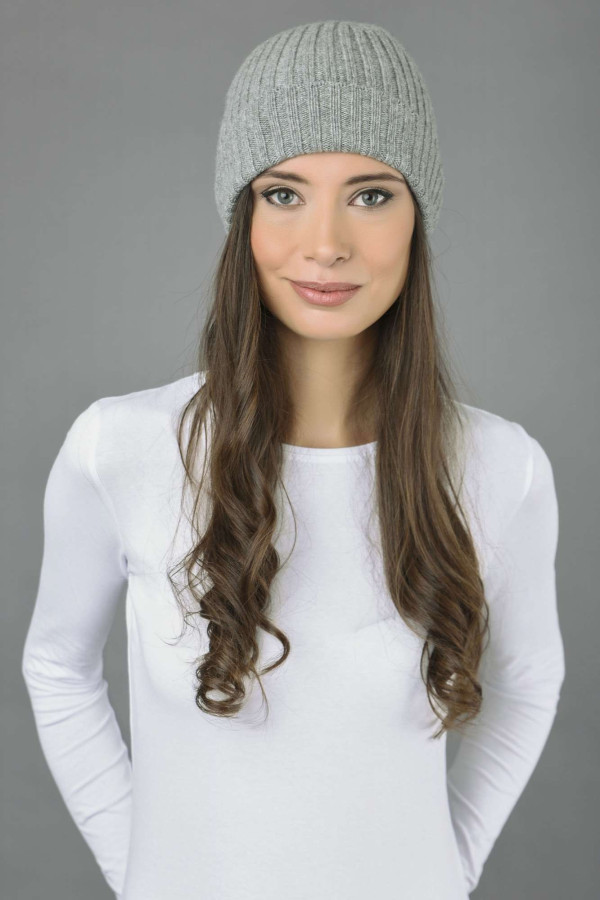 Pure Cashmere Fisherman Ribbed Beanie Hat in Light Grey 2