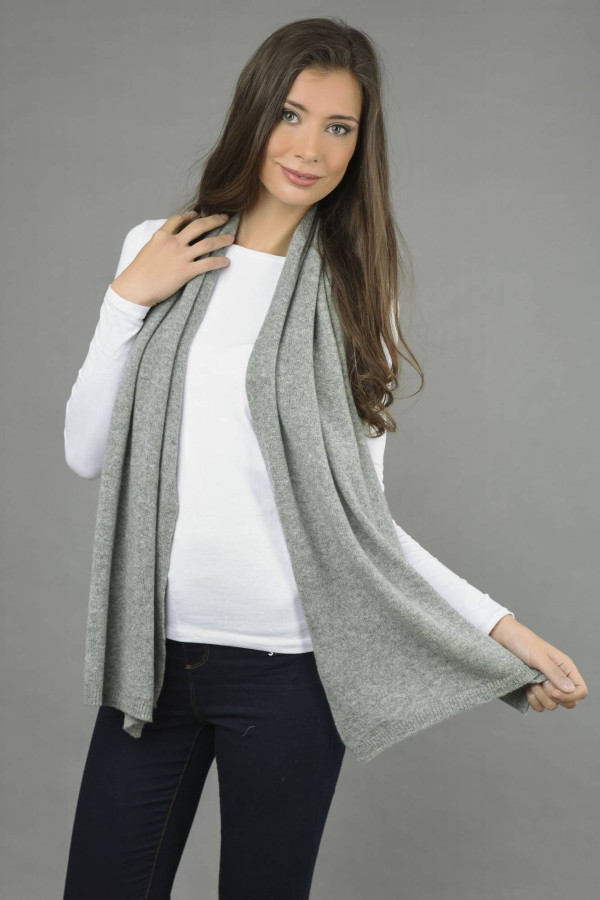 Pure Cashmere Plain Knitted Small Stole Wrap in Light Grey | Italy in ...
