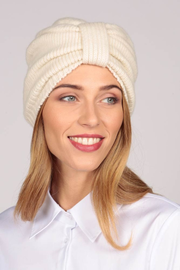 Cashmere turban in cream white 3