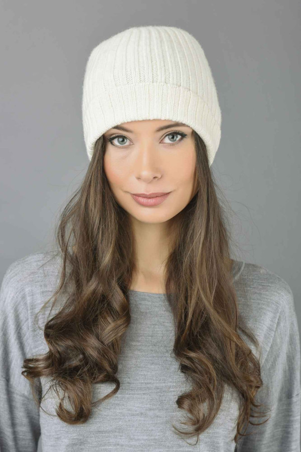 Pure Cashmere Fisherman Ribbed Beanie Hat in Cream White 1