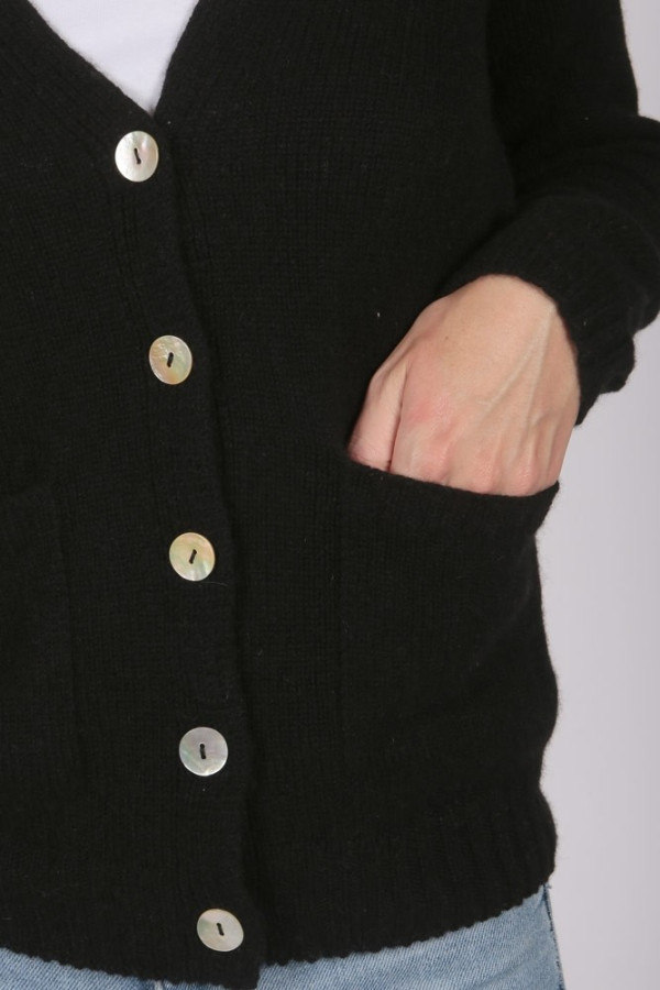 Cashmere Cardigan Jumper in black detail