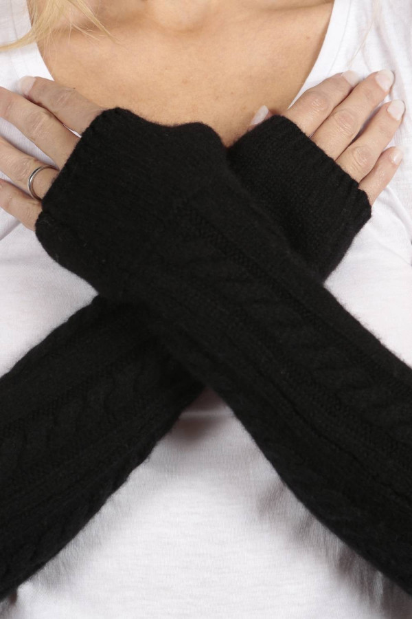 Gants / chauffe-poignets en tricot torsadé pur cachemire en noir. Fabriqué en Italie
