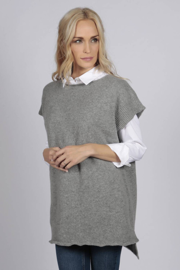 Light grey women's pure cashmere sleeveless sweater front