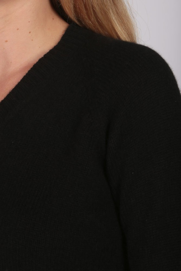 Womens Black V-Neck Cashmere Sweater detail