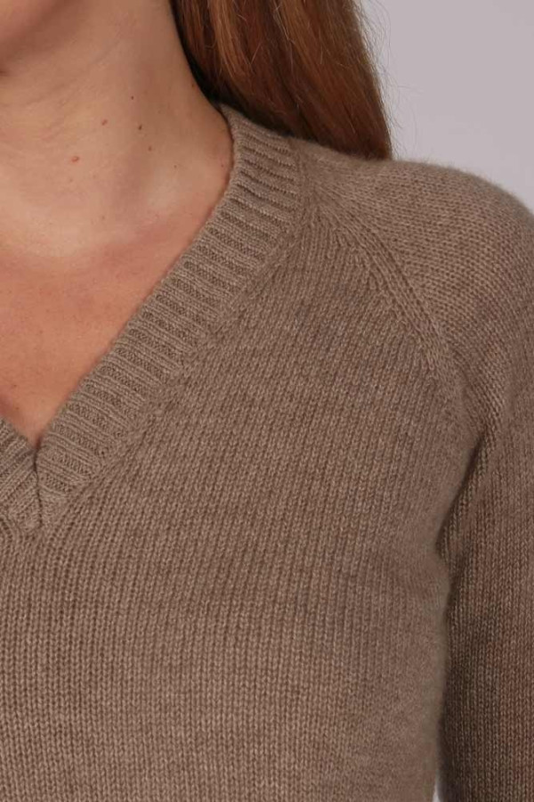 Womens Camel Brown V-Neck Cashmere Sweater detail