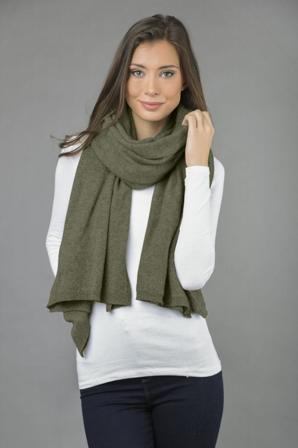 Pure Cashmere Wrap in army green - made in Italy