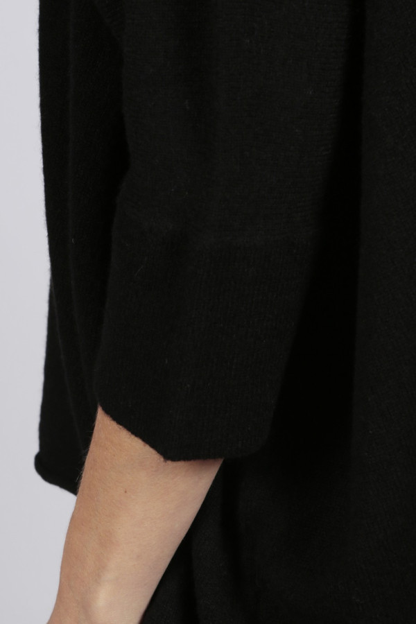 Black pure cashmere short sleeve oversized batwing sweater close-up